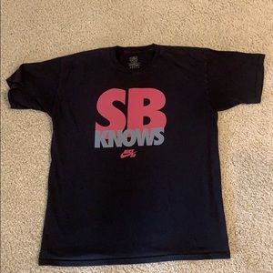 Nike sb black tee